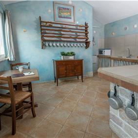 5 Bedroom Istrian Villa Estate with Large Pool and Gardens near Barban, Sleeps 12